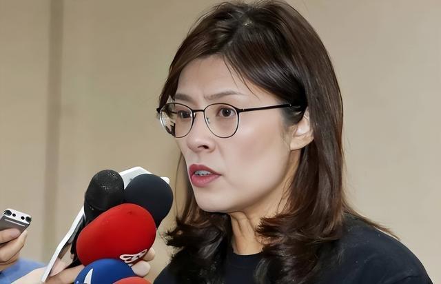 乐鱼体育app下载-难怪民进党气得跳脚也不敢抓郑丽文，她背后的保护伞，让绿营绝望