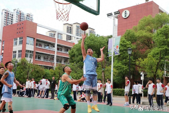 乐鱼体育官方网站-打球被恶意违体致伤，裁判吹罚违体，能找对方赔钱吗？|篮球|骨折|法律|犯规|受伤_新浪体育_新浪新闻